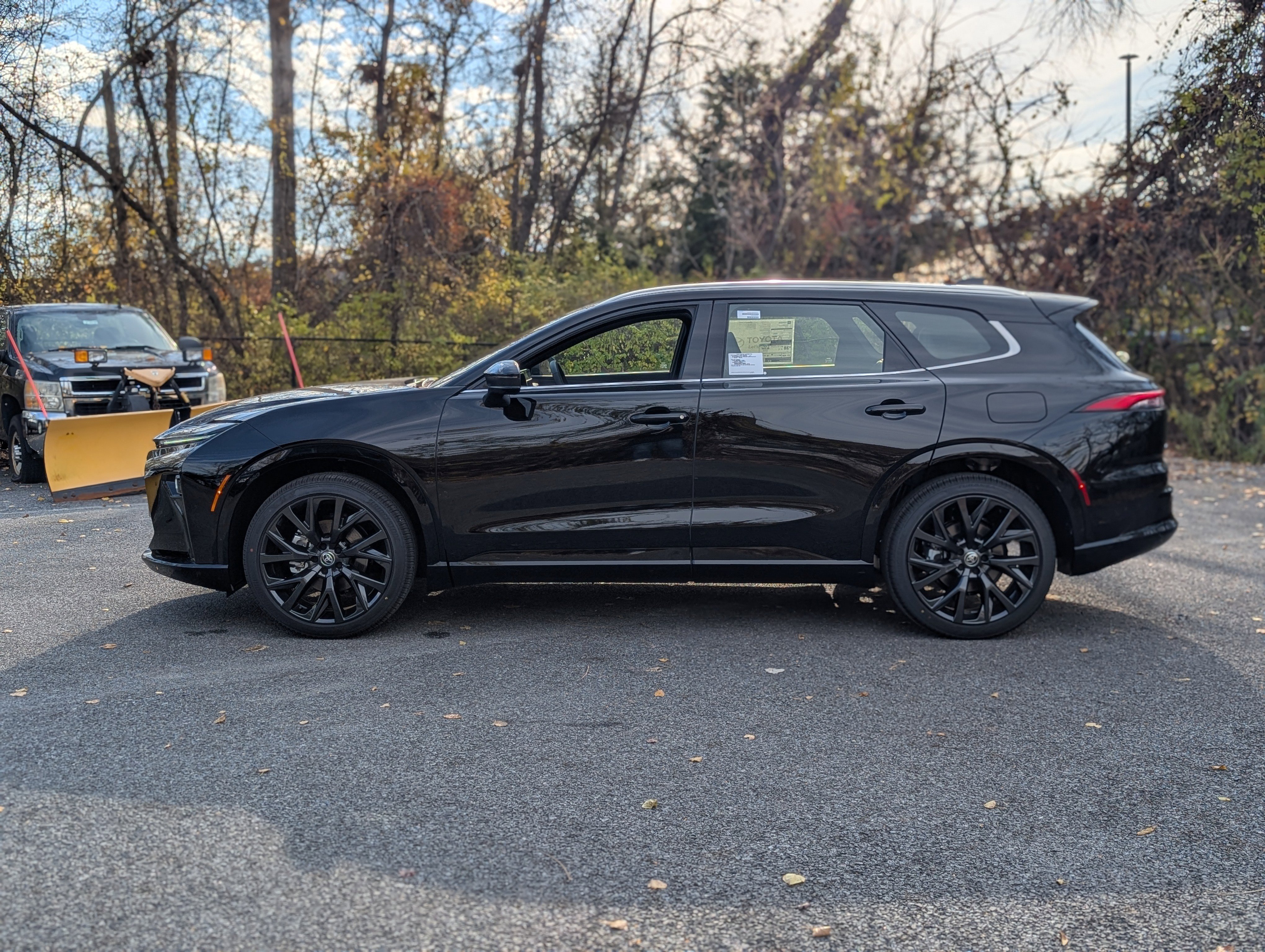 New 2025 Toyota Crown Signia image 9