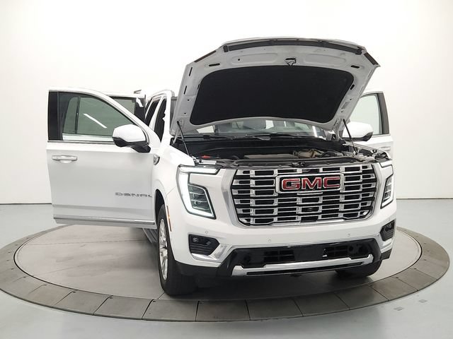 Used 2025 GMC Yukon XL Denali AWD/4WD image 11