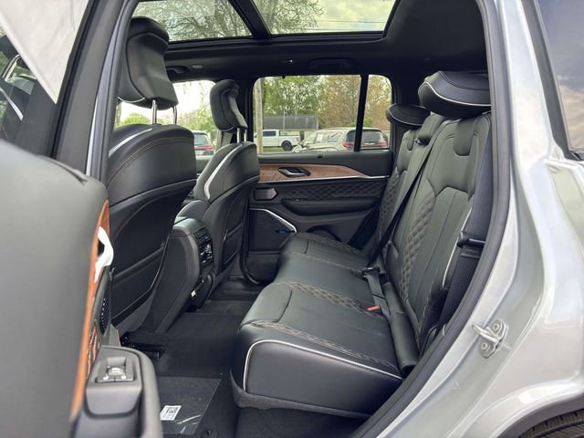 New 2026 Jeep Grand Cherokee Summit w/ Obsidian Package AWD/4WD image 8