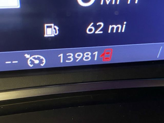 Used 2023 Chevrolet Equinox Premier image 14