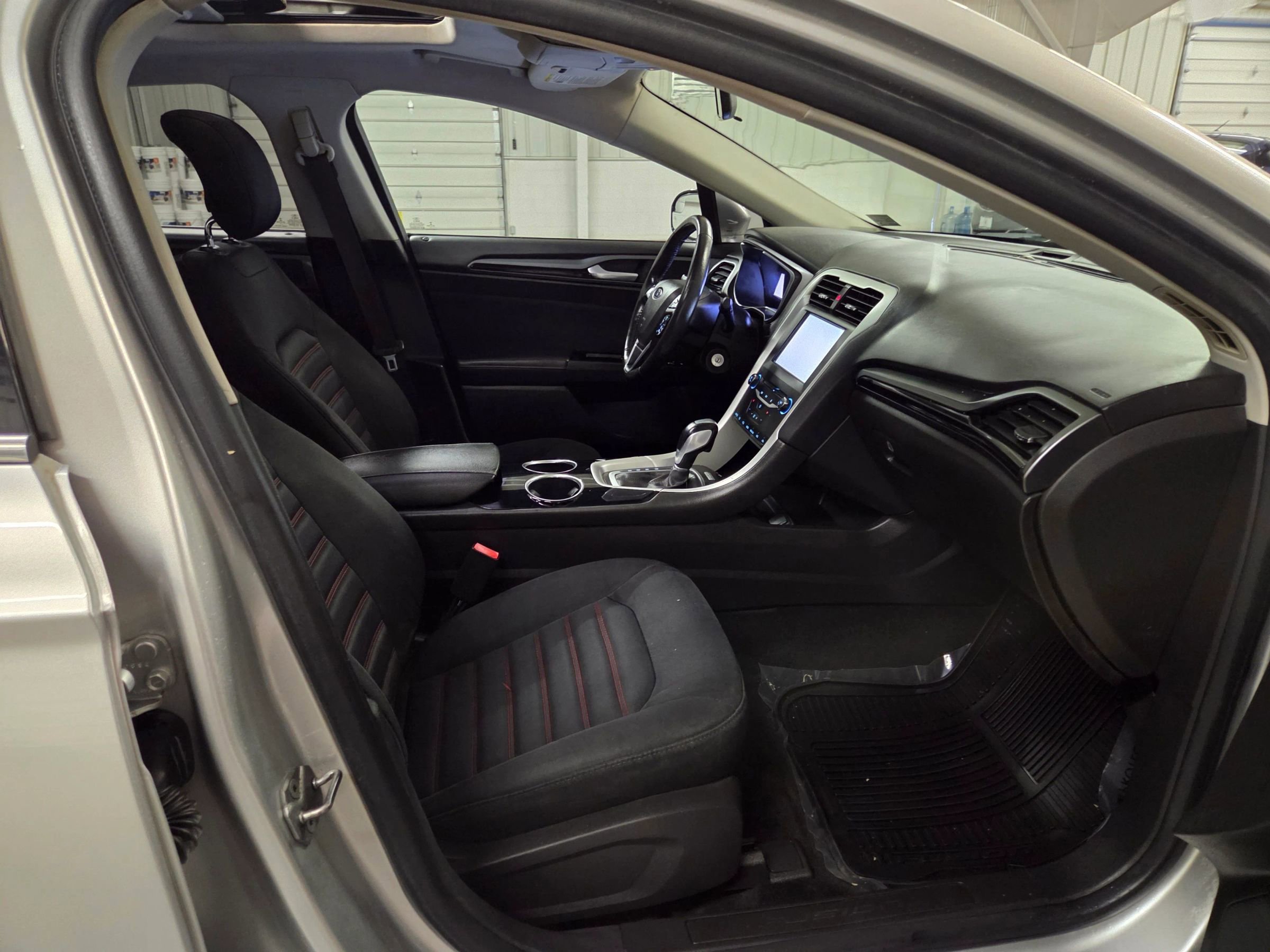 Used 2013 Ford Fusion SE FWD image 27