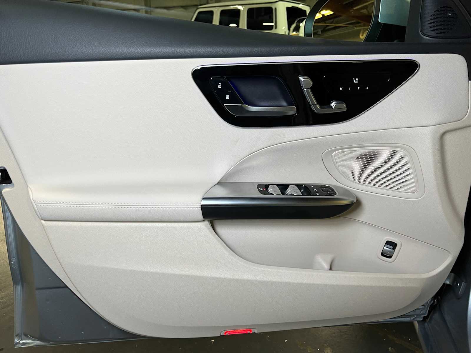 Used 2025 Mercedes-Benz C 300 4MATIC Sedan image 19