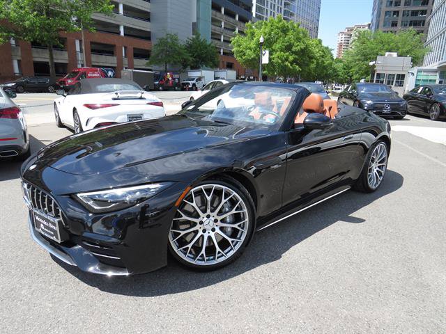 Used 2024 Mercedes-Benz SL 43 AMG w/ Loaded Compartment Package image 34