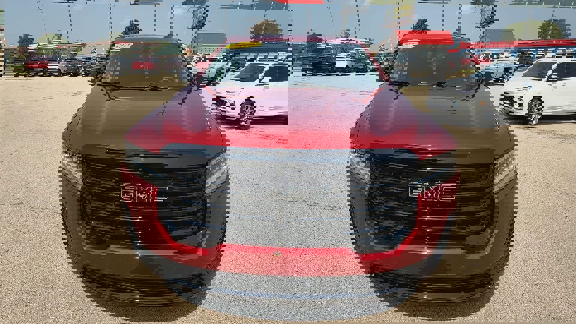 Used 2023 GMC Acadia SLE w/ Driver Convenience Package image 3