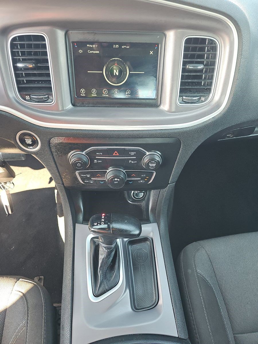Used 2022 Dodge Charger SXT image 10