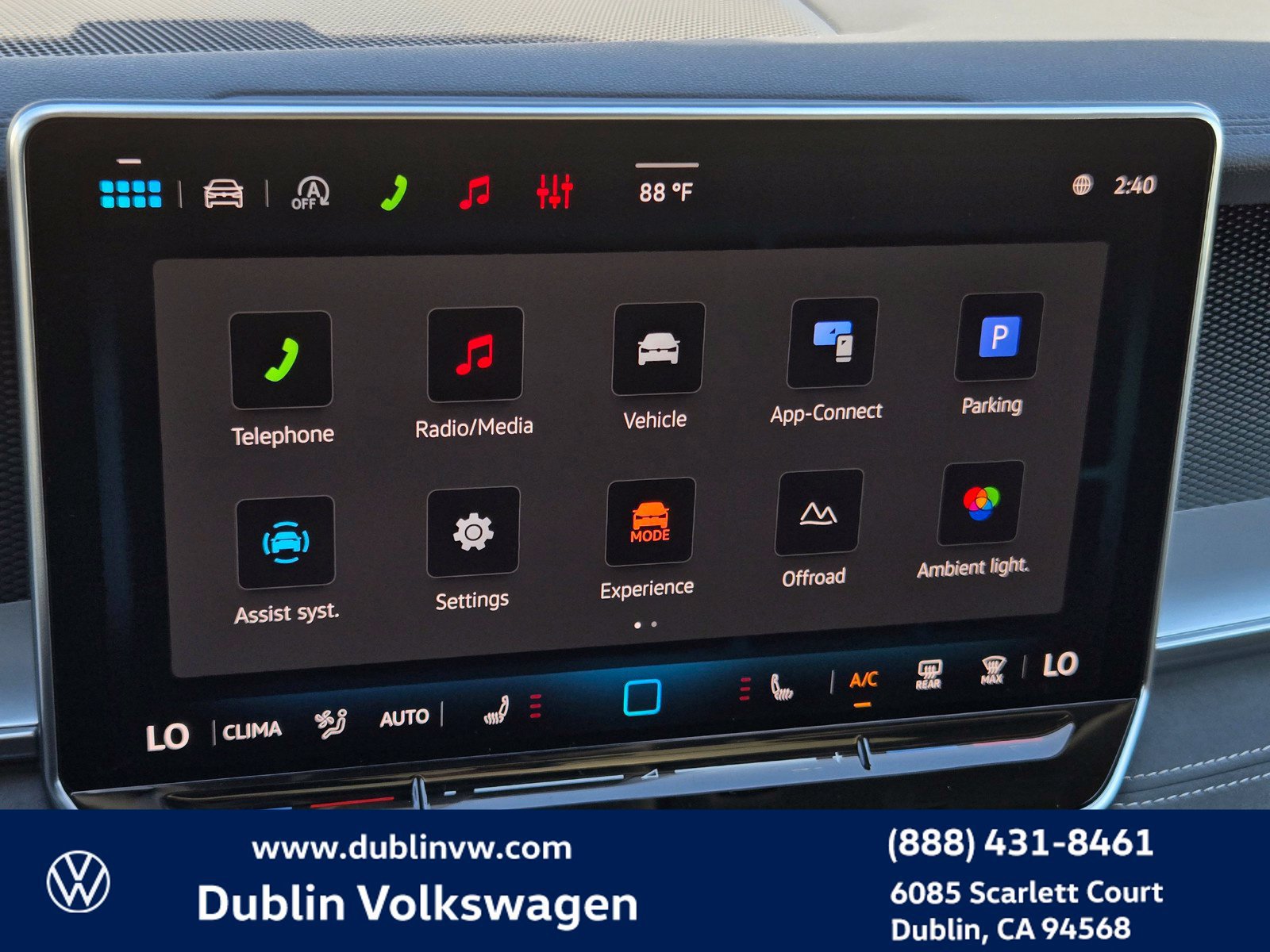 New 2026 Volkswagen Tiguan SE AWD/4WD image 17