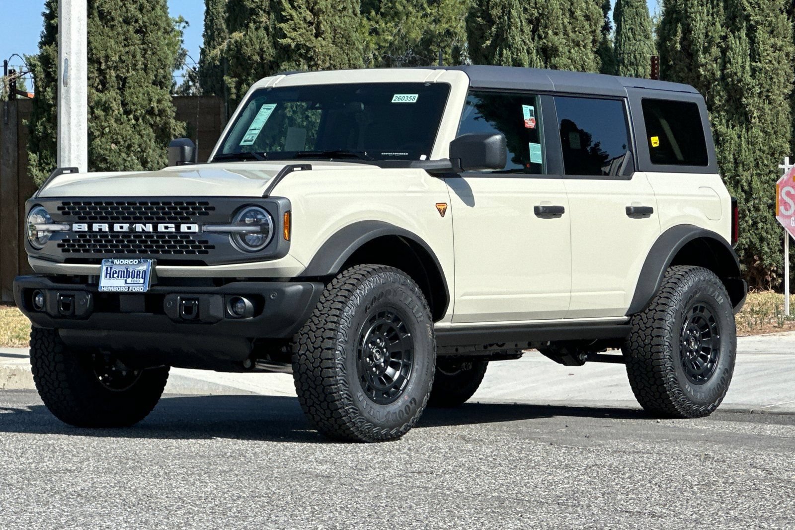 New 2026 Ford Bronco Badlands AWD/4WD image 8