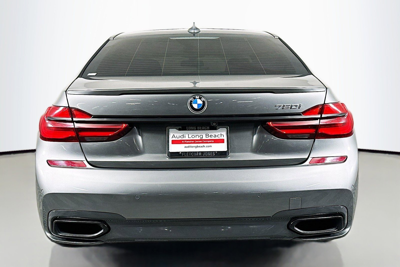 Used 2018 BMW 750i RWD image 3