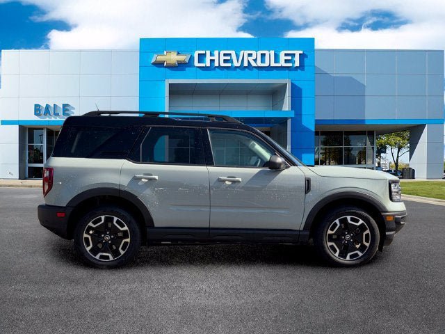 Used 2022 Ford Bronco Sport Outer Banks w/ Tech Package AWD/4WD image 2
