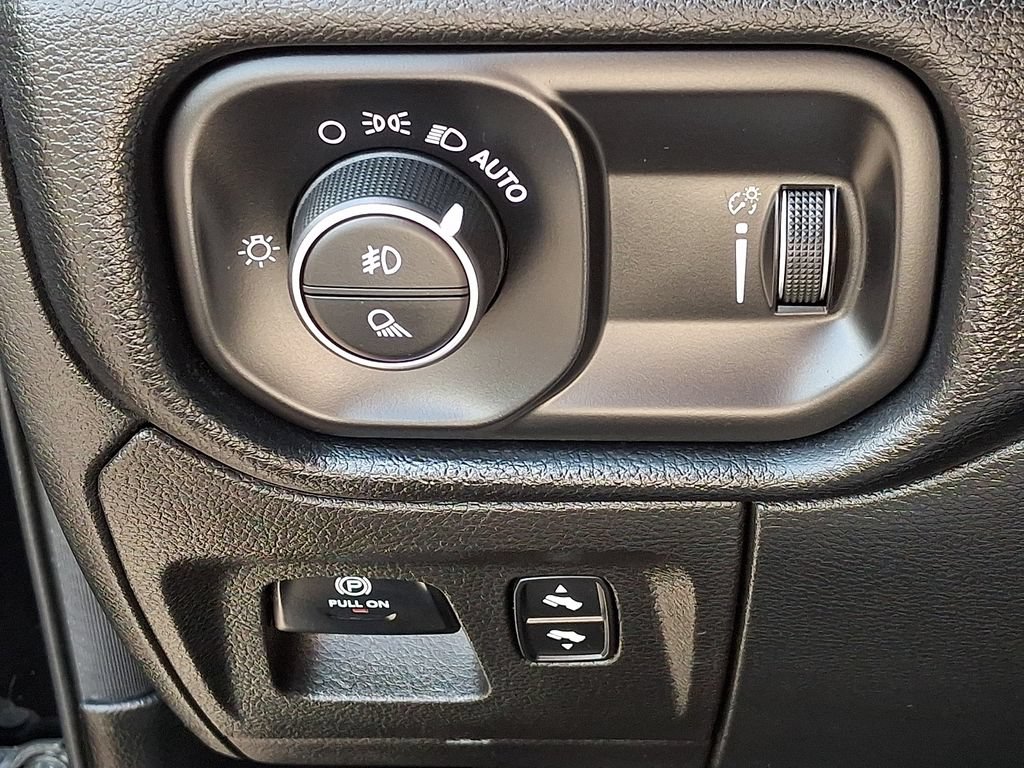 Used 2021 RAM 1500 Big Horn AWD/4WD image 27