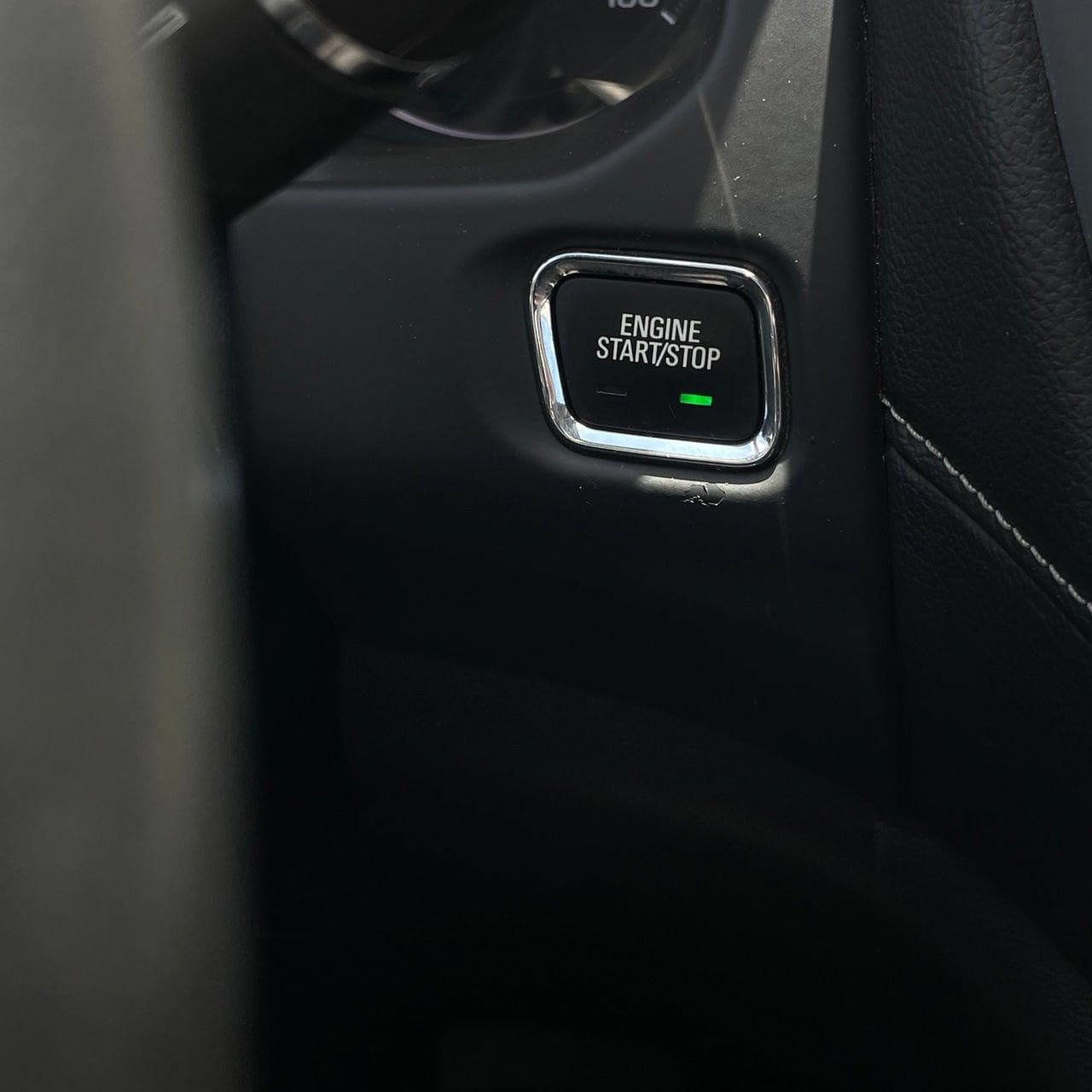 Used 2023 GMC Acadia SLT FWD image 16
