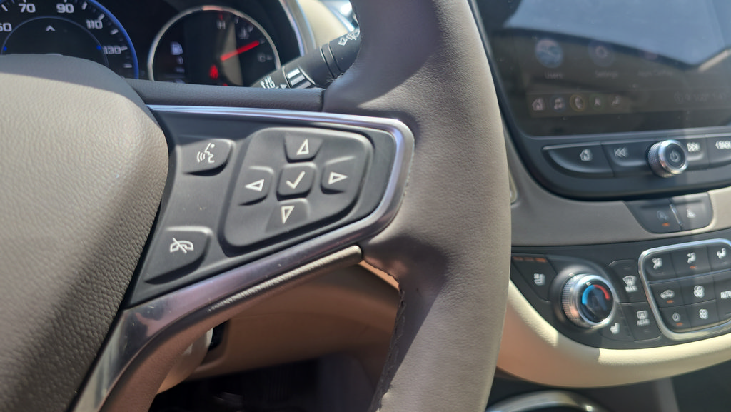 Used 2023 Chevrolet Malibu LT FWD image 25