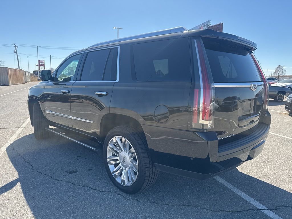 Used 2018 Cadillac Escalade Platinum image 4