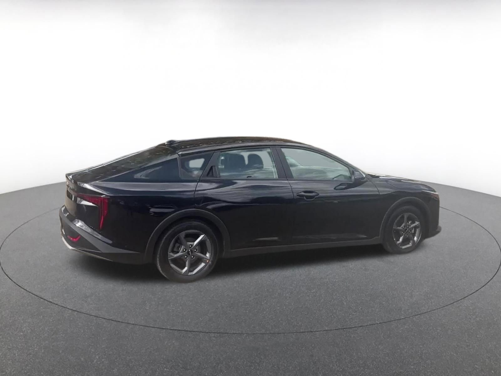 Used 2025 Kia K4 LXS image 14