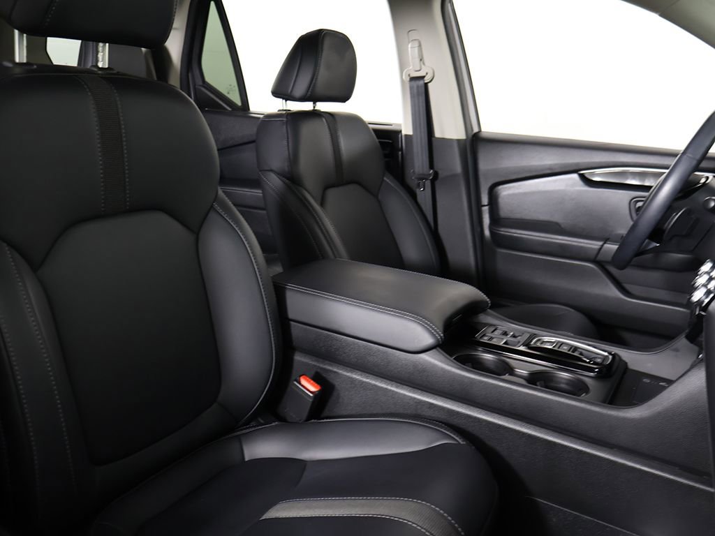 Used 2025 Honda Pilot EX-L image 29