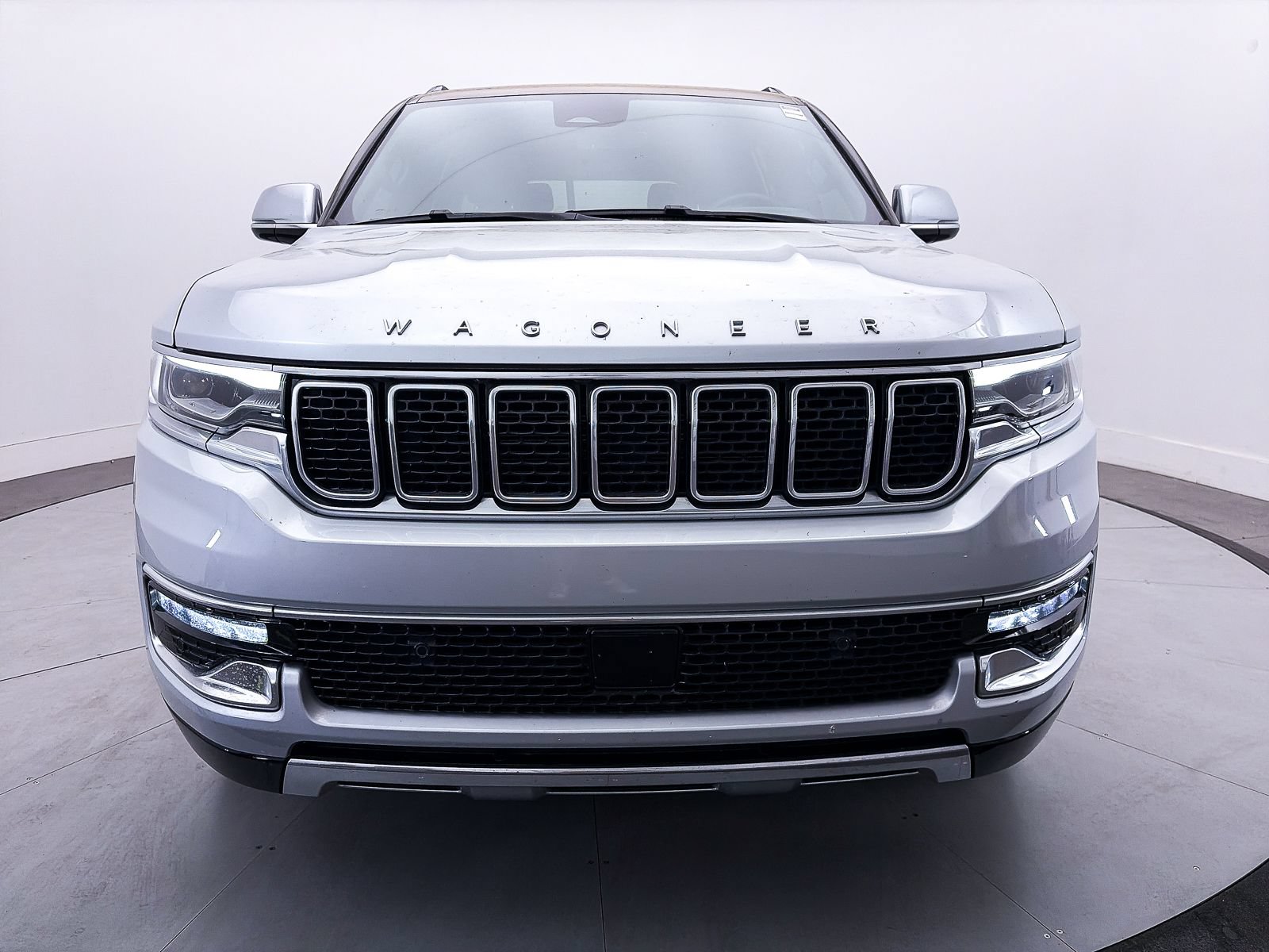 Used 2022 Jeep Wagoneer Series III w/ Premium Group I AWD/4WD image 13