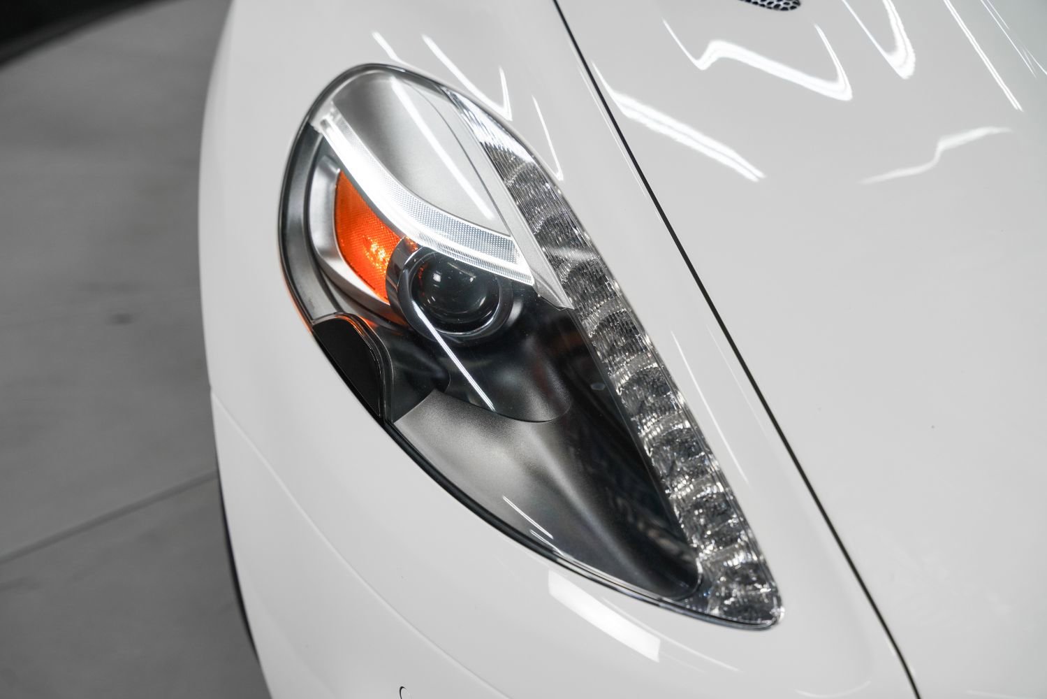 Used 2014 Aston Martin Vanquish Coupe image 11