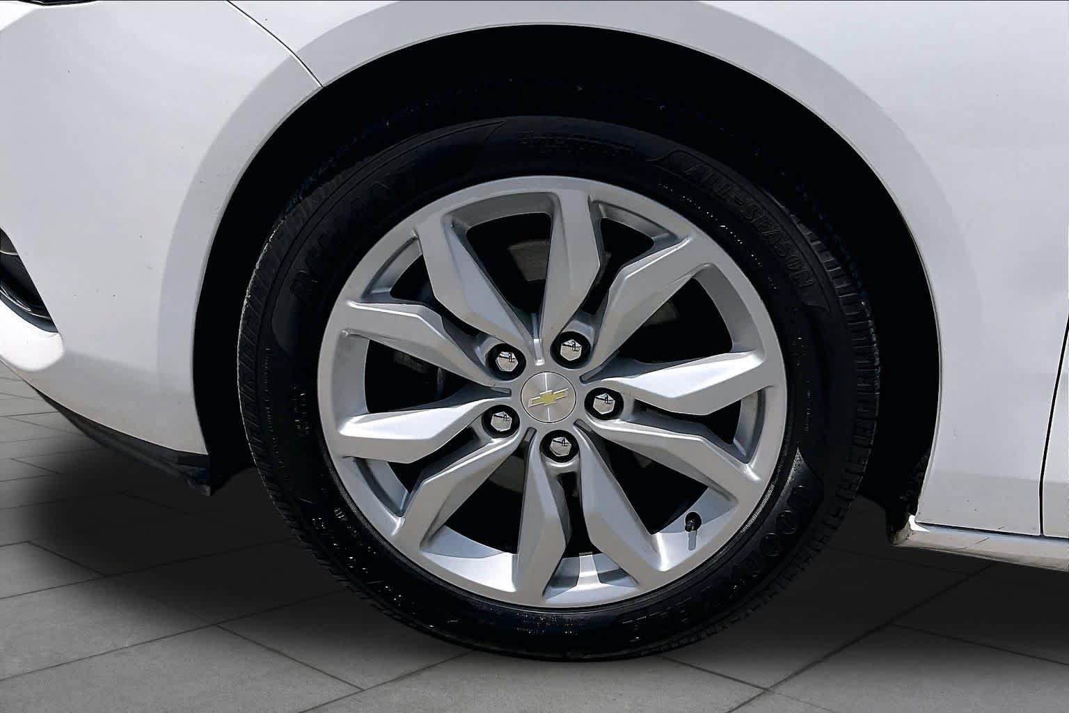 Used 2018 Chevrolet Impala LT FWD image 11