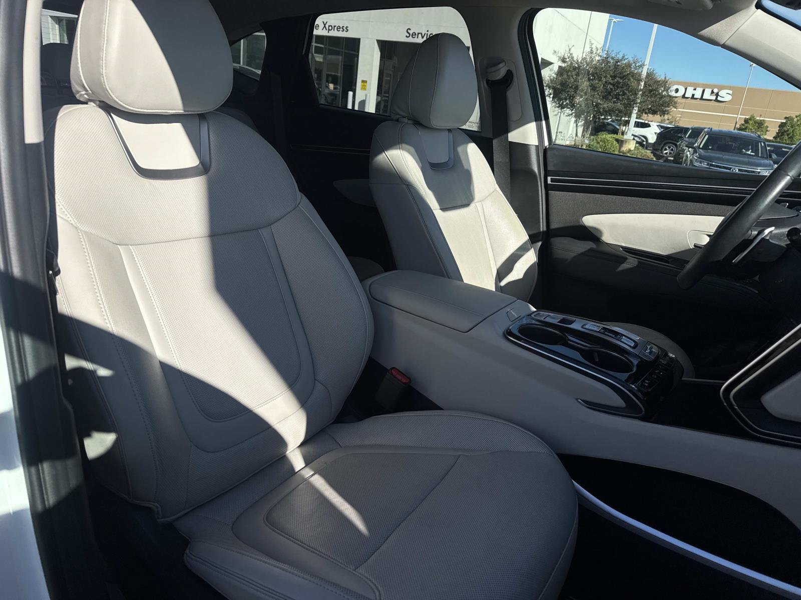 Used 2024 Hyundai Tucson Limited FWD image 12