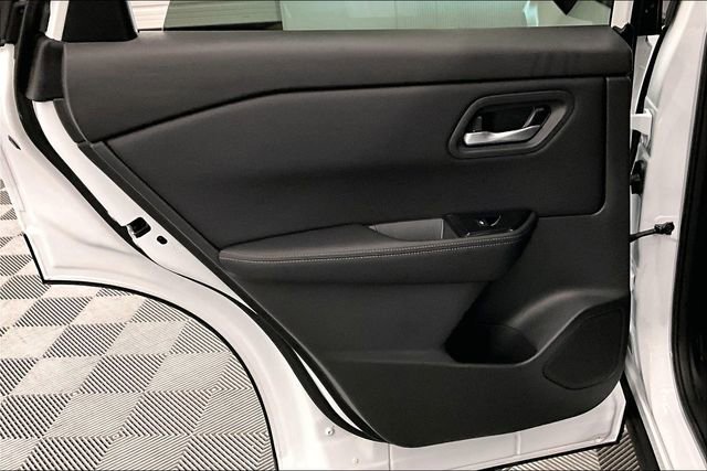 New 2025 Nissan Rogue SV image 31