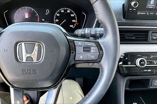 Used 2025 Honda Pilot Touring image 11