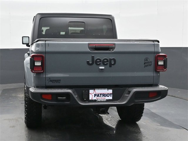 Used 2024 Jeep Gladiator Sport image 3