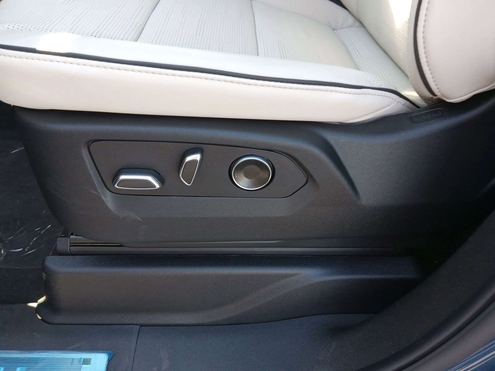 New 2026 Cadillac Escalade ESV Sport image 21