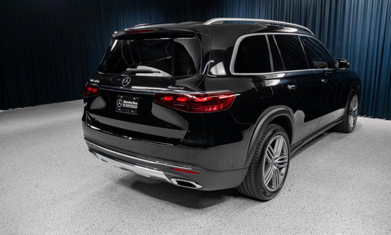 Certified 2026 Mercedes-Benz GLS 450 4MATIC image 4