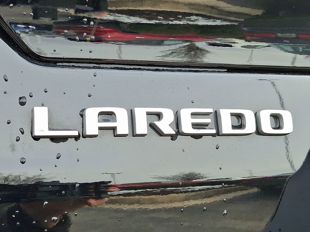 Used 2025 Jeep Grand Cherokee Laredo image 31