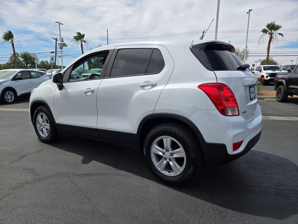 Used 2020 Chevrolet Trax LS w/ LPO, Cargo Package FWD image 4