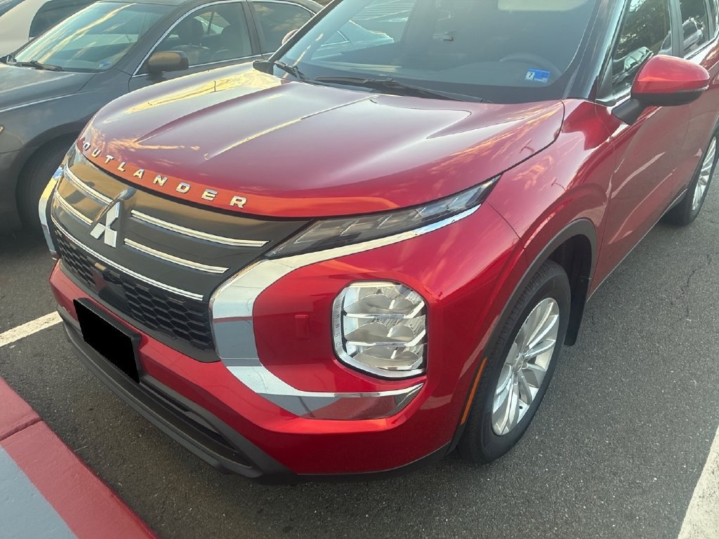 Used 2025 Mitsubishi Outlander ES AWD/4WD image 1