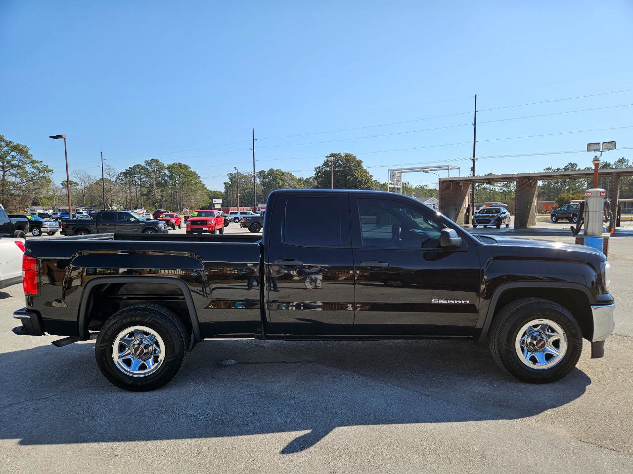Used 2017 GMC Sierra 1500 2WD Double Cab w/ Sierra Convenience Package image 7