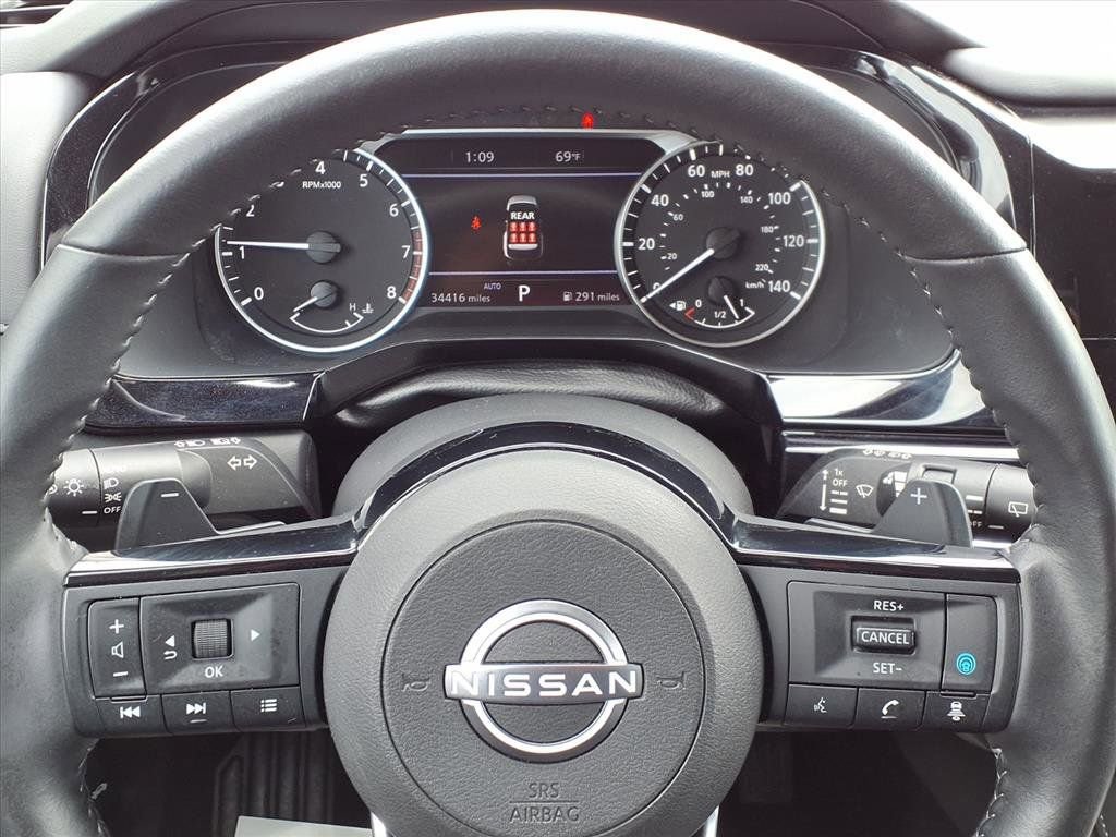 Used 2025 Nissan Pathfinder SL image 14