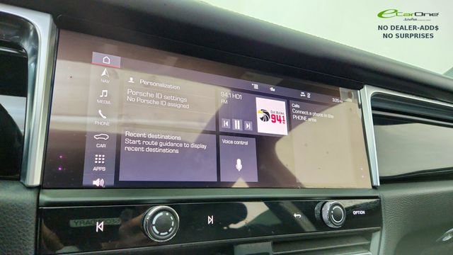 Used 2024 Porsche Macan AWD/4WD image 47