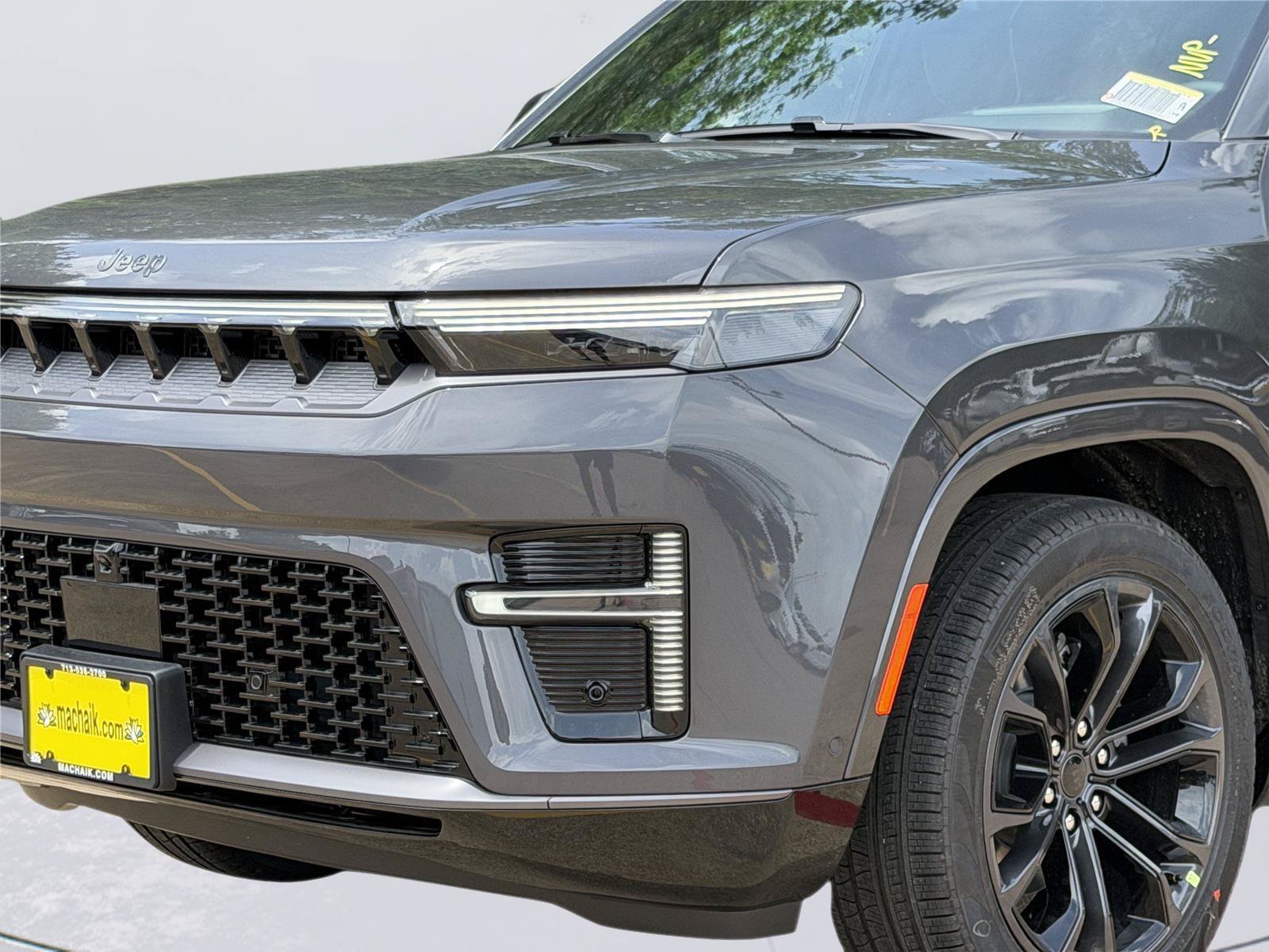New 2026 Jeep Grand Wagoneer Summit AWD/4WD image 8