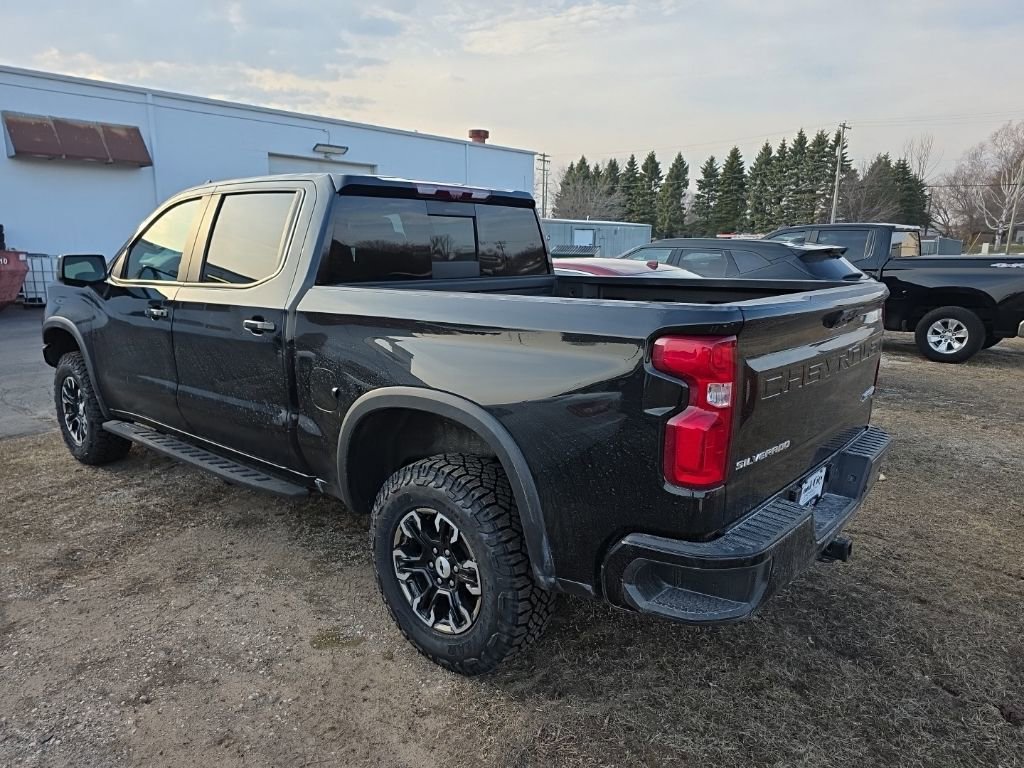 Used 2023 Chevrolet Silverado 1500 ZR2 w/ Technology Package image 4