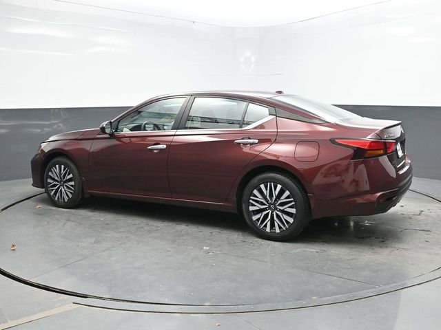 Used 2024 Nissan Altima 2.5 SV image 4