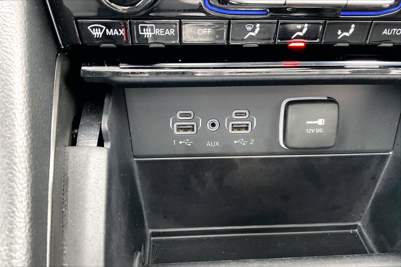 Certified 2025 Jeep Grand Cherokee Limited w/ Black Appearance Package image 19