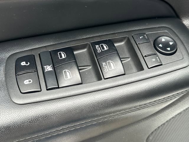 Used 2019 Jeep Grand Cherokee Altitude AWD/4WD image 24