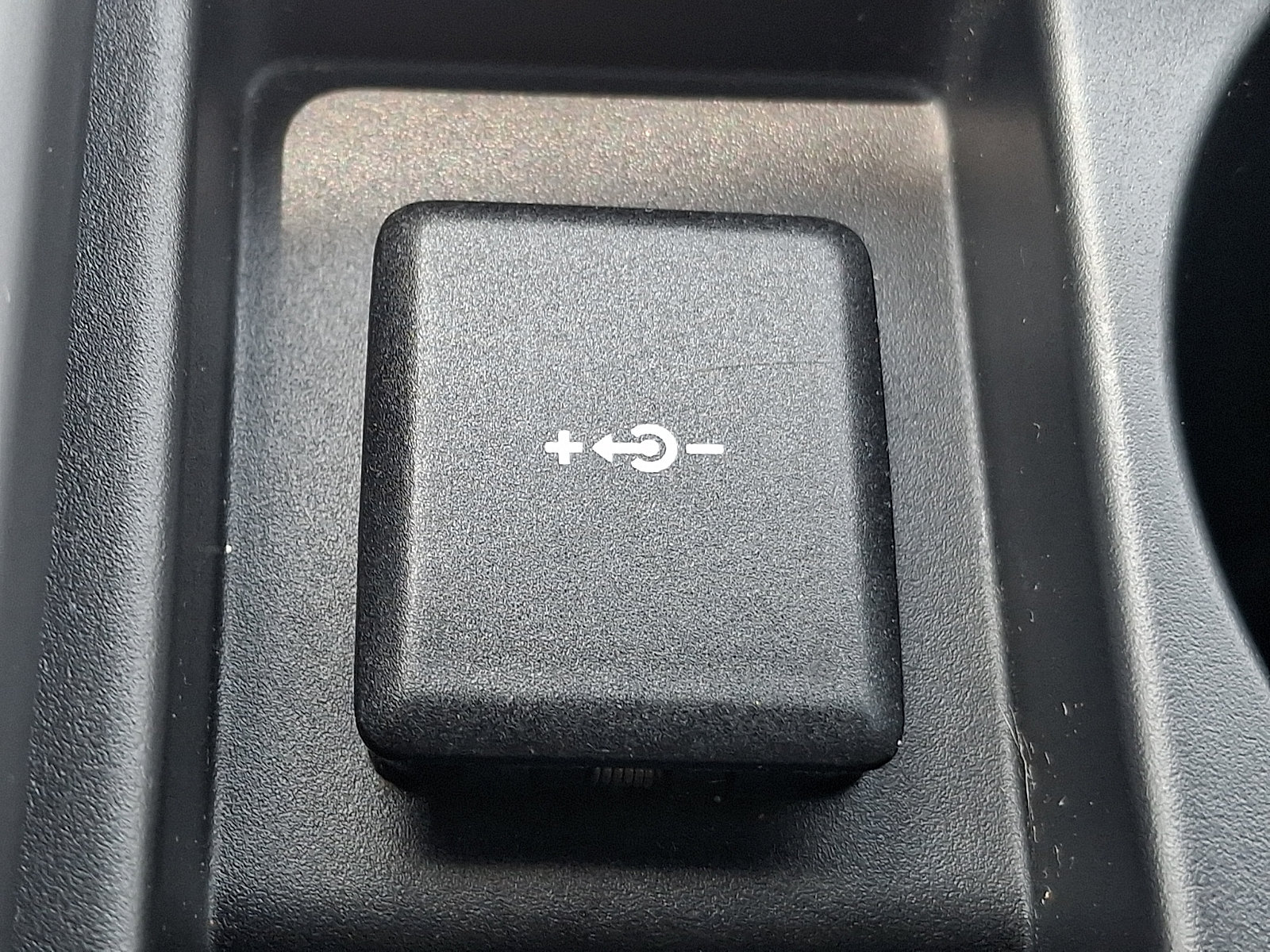 Used 2026 Jaguar F-PACE R-Dynamic S AWD/4WD image 25