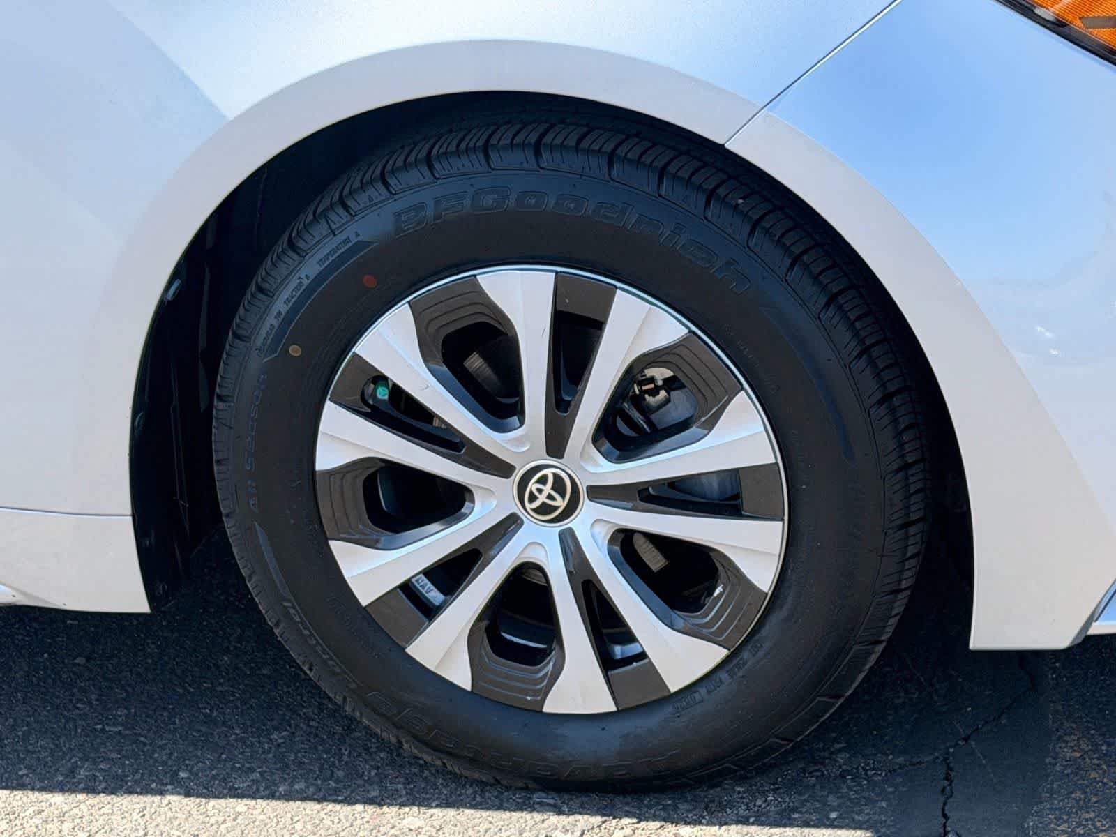 Used 2022 Toyota Corolla LE w/ Carpet Mat Package (TMS) FWD image 10