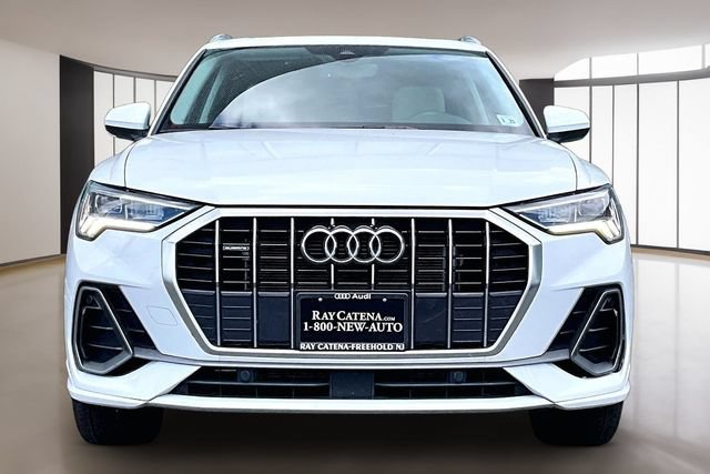 Certified 2024 Audi Q3 2.0T Premium AWD/4WD image 2