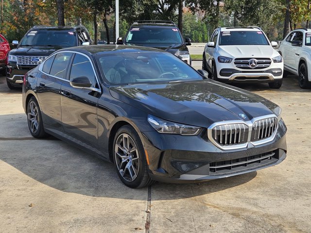 Used 2025 BMW i5 eDrive40i w/ Premium Package image 3