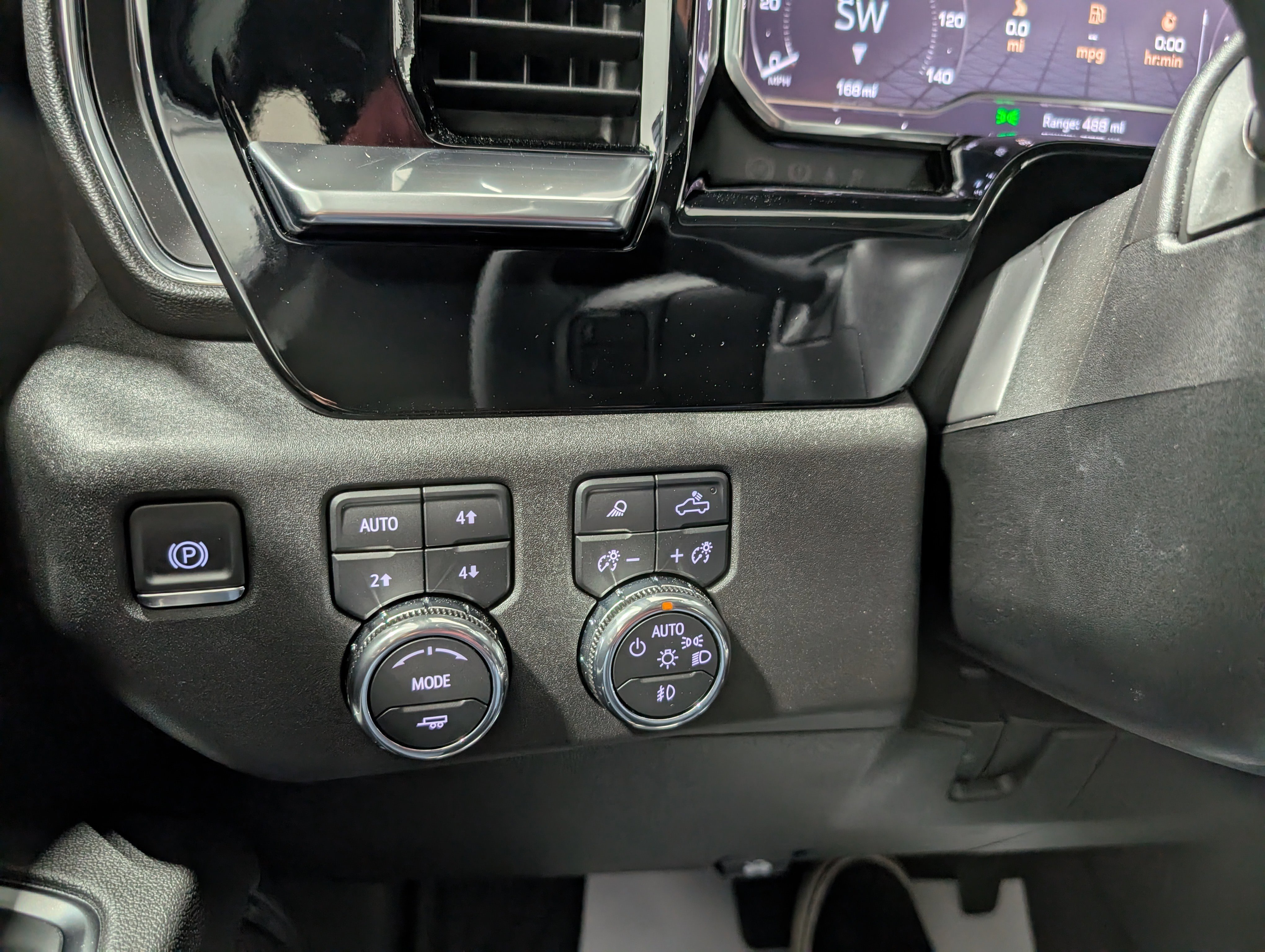 Used 2025 GMC Sierra 3500 SLT w/ SLT Premium Package AWD/4WD image 23