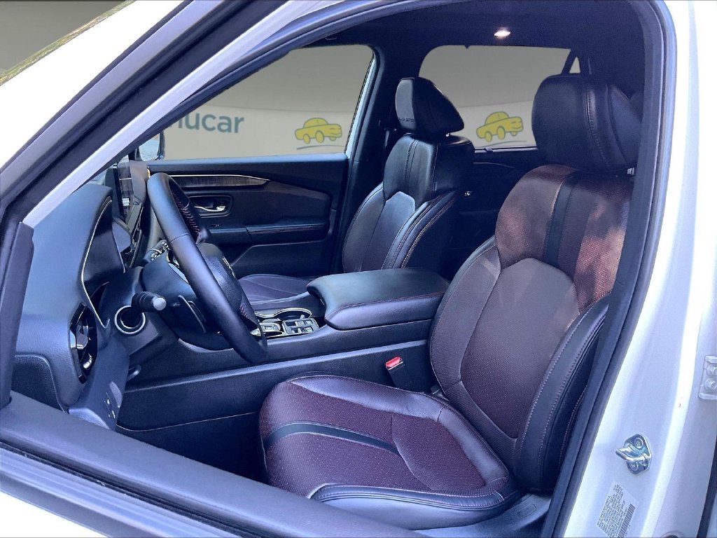 Used 2025 Honda Pilot Black Edition image 10