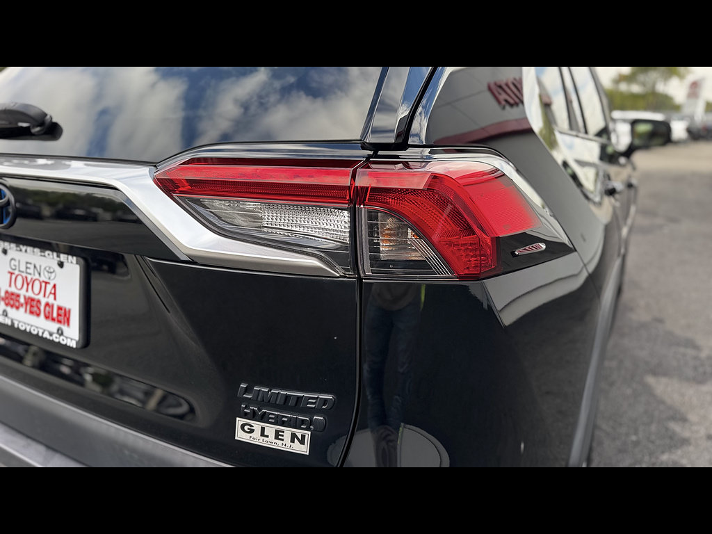 Used 2019 Toyota RAV4 Limited w/ Carpet Mat Package AWD/4WD image 13
