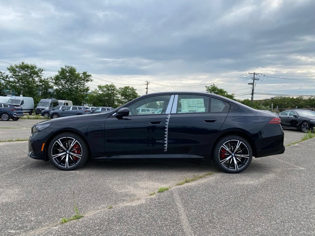 New 2027 BMW 550e xDrive w/ Executive Package AWD/4WD image 4