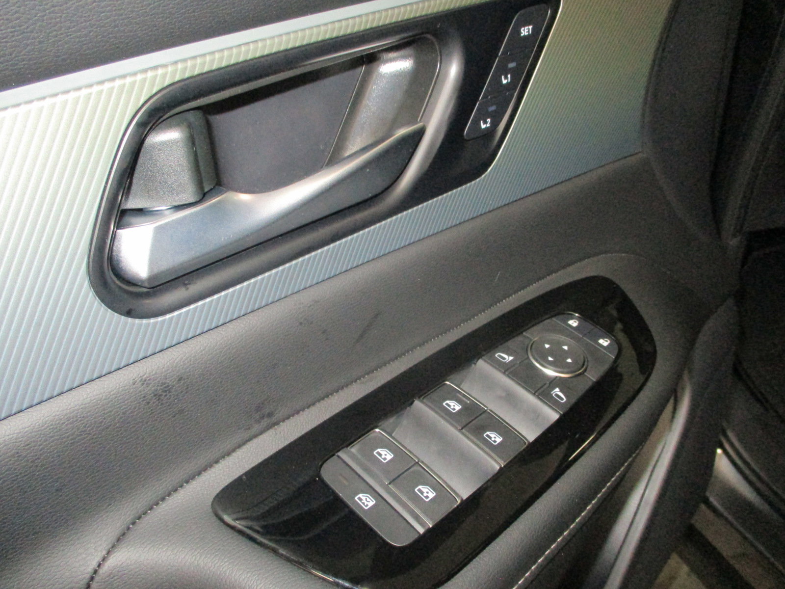 New 2025 Nissan Murano SL image 15