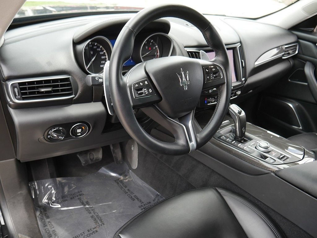 Used 2019 Maserati Levante GranLusso AWD/4WD image 11