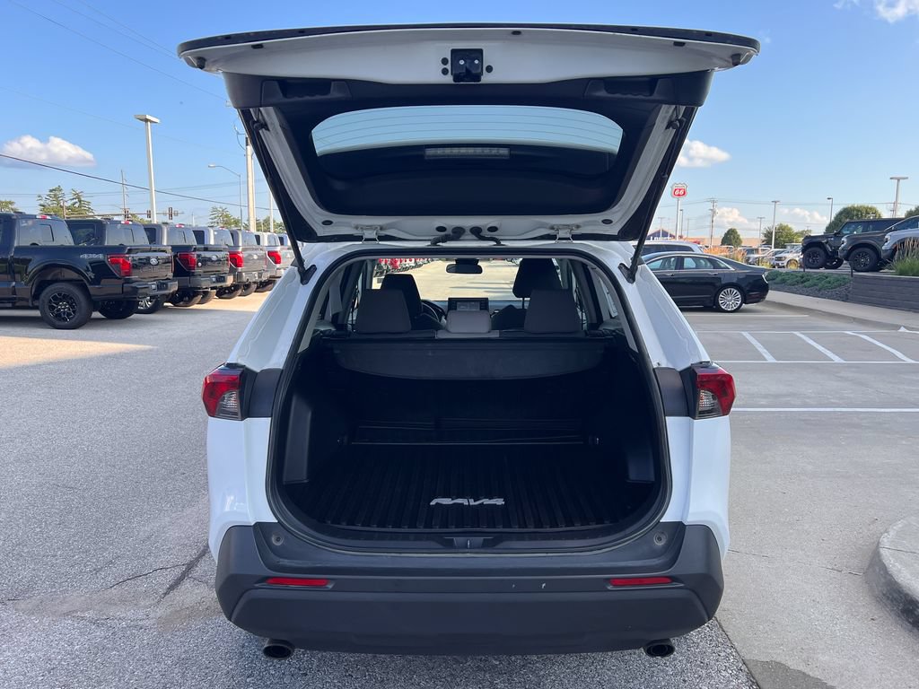 Used 2019 Toyota RAV4 XLE w/ Protection Package FWD image 15